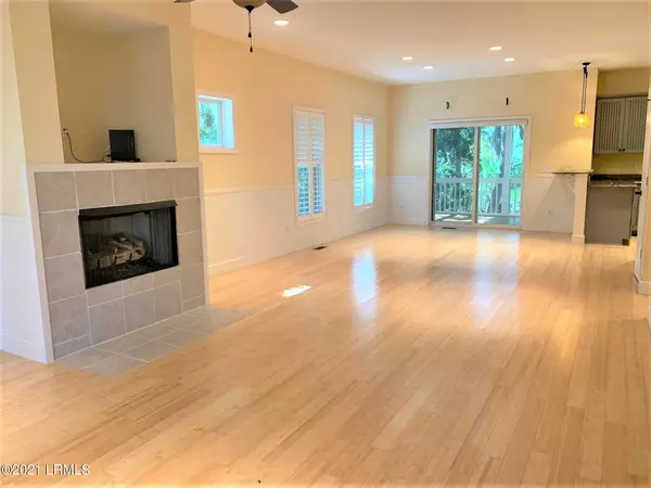 Fripp Island, SC 29920,6 Kingfisher CV Cove