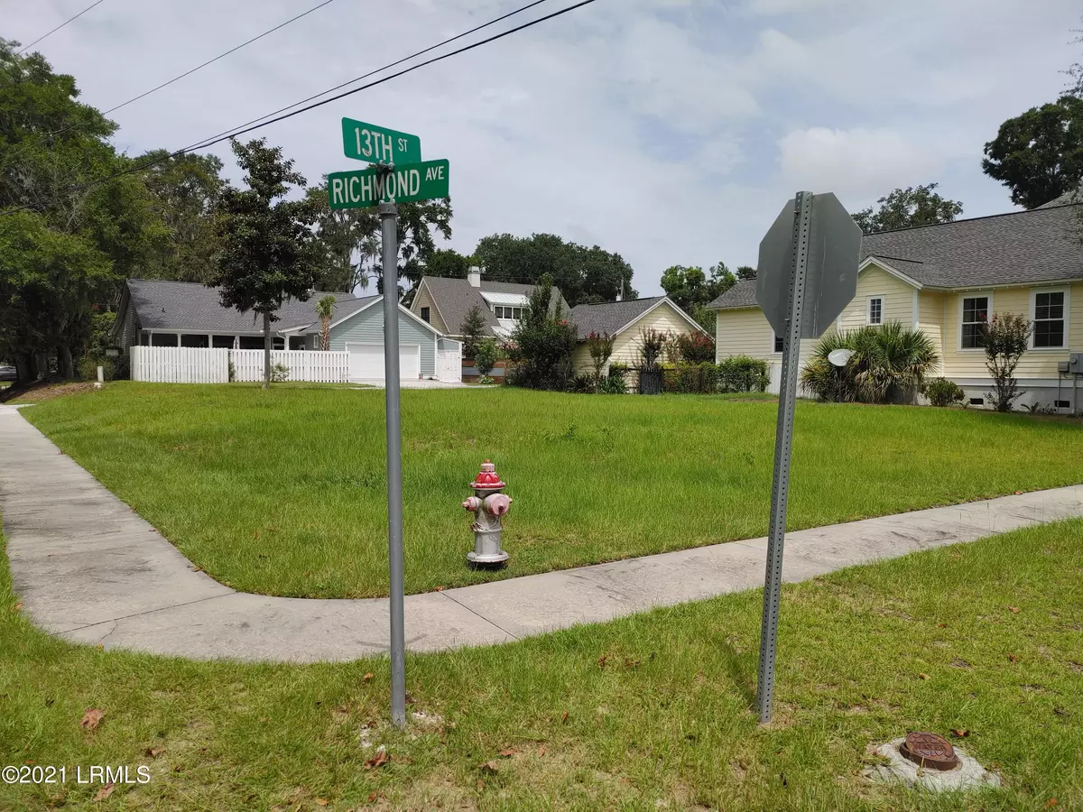 Port Royal, SC 29935,720 13th ST Street