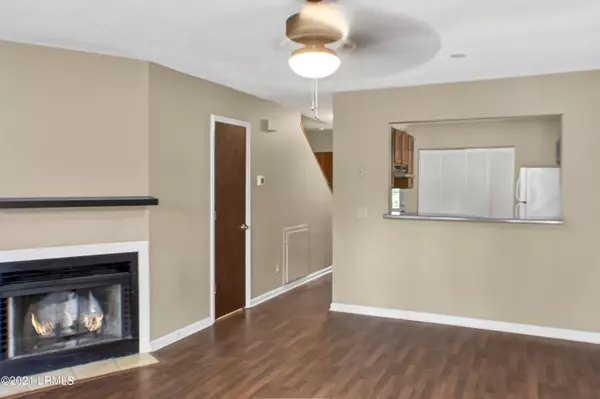 Port Royal, SC 29935,912 16th ST Street