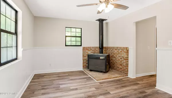 Green Pond, SC 29446,664 Wiggins RD Road