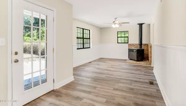 Green Pond, SC 29446,664 Wiggins RD Road