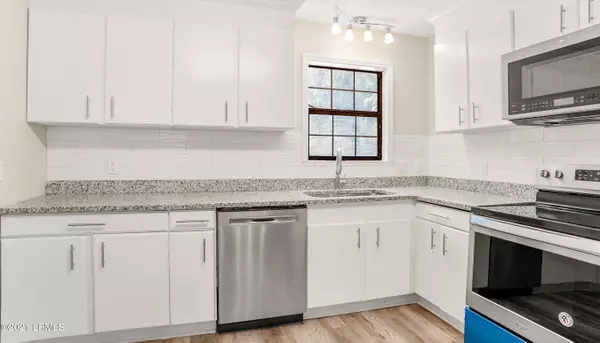 Green Pond, SC 29446,664 Wiggins RD Road