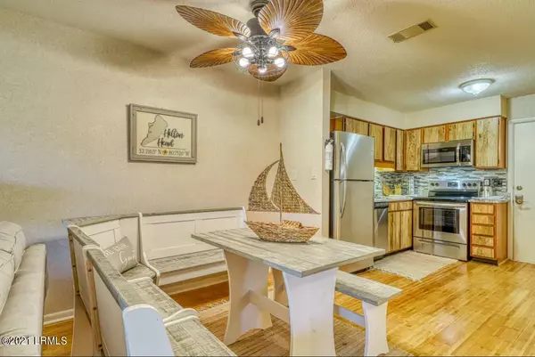 Hilton Head Island, SC 29928,45 Folly Field RD Road