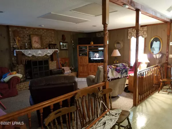 Smoaks, SC 29481,210 Biscayne CT Court