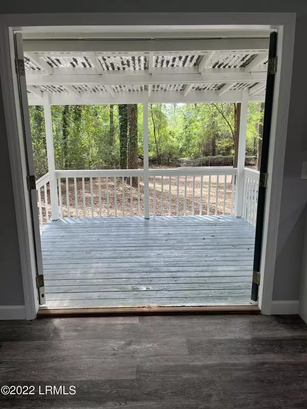 Beaufort, SC 29907,143 Brickyard Point RD Road