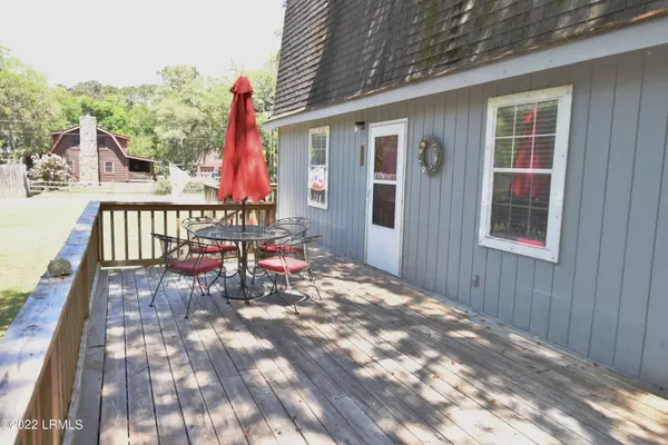 St. Helena Island, SC 29920,1983 Seaside RD Road