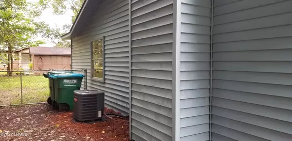 Port Royal, SC 29935,719 17th ST Street