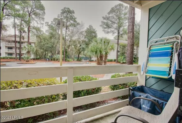 Hilton Head Island, SC 29928,45 Folly Field RD Road