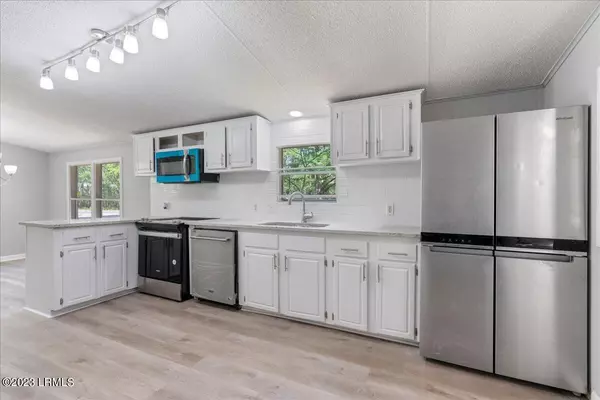 Green Pond, SC 29446,3952 Clover Hill RD Road