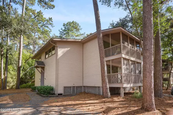 32 Three Mast LN Lane, Hilton Head Island, SC 29928