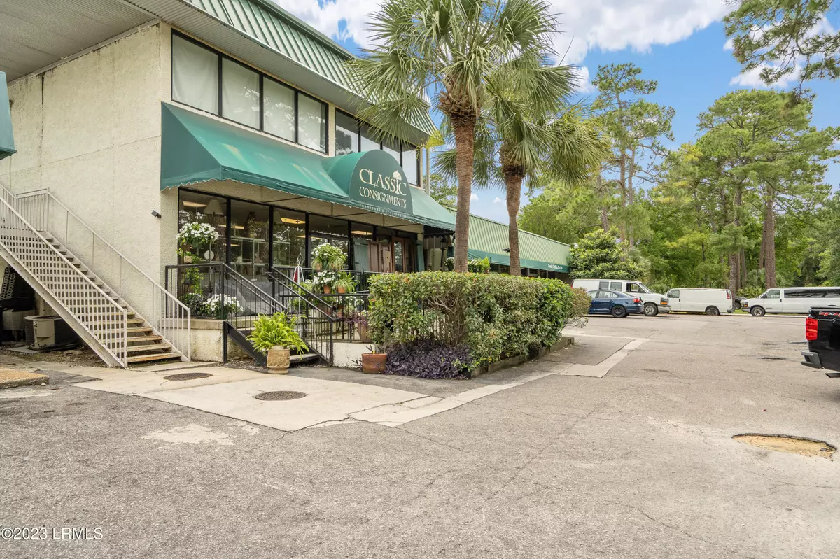 Hilton Head Island, SC 29928,120 Arrow RD Road