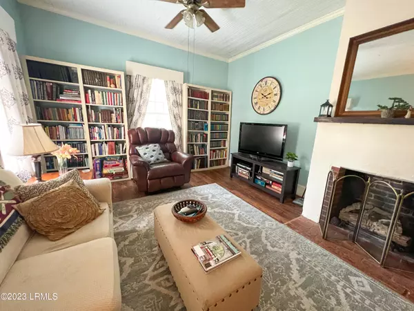 Varnville, SC 29944,159 W Pine ST Street