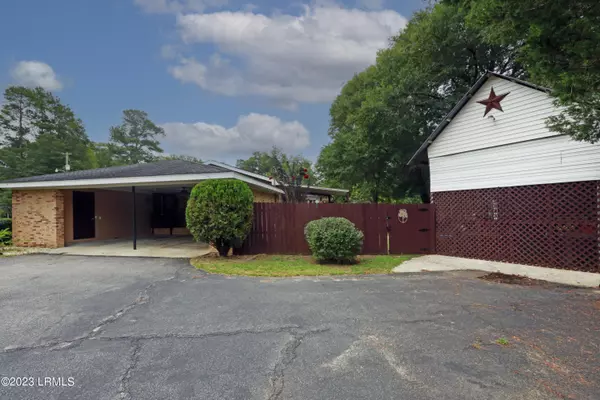 Bamberg, SC 29003,87 Dickinson ST Street