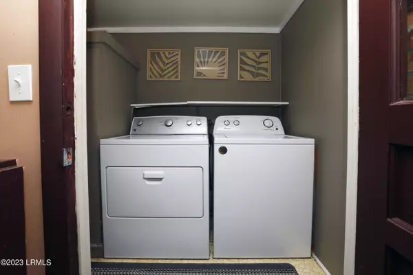 Bamberg, SC 29003,87 Dickinson ST Street