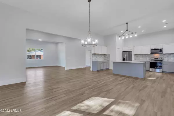 264 W Palmetto AVE Avenue, Varnville, SC 29944