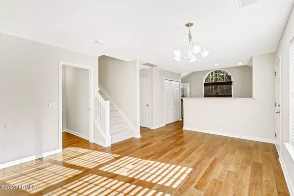 Bluffton, SC 29910,220 Cross RD Road