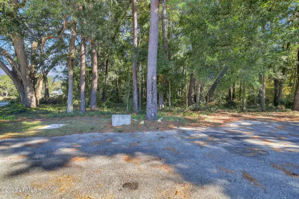 Beaufort, SC 29906,8 Bruce K Smalls DR Drive