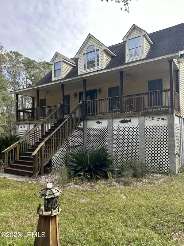 St. Helena Island, SC 29920,154 Fripp Point RD Road