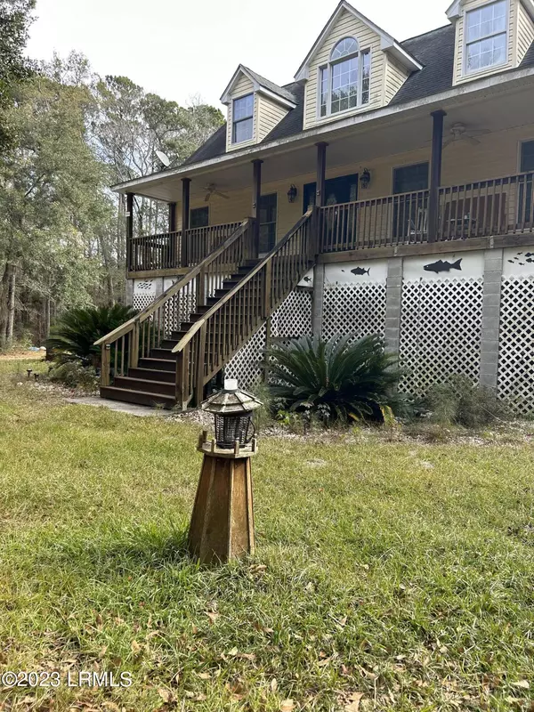 St. Helena Island, SC 29920,154 Fripp Point RD Road