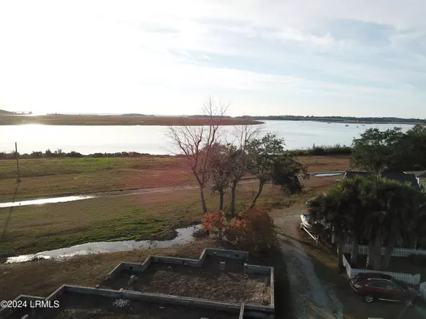 1010 8th ST Street, Port Royal, SC 29935