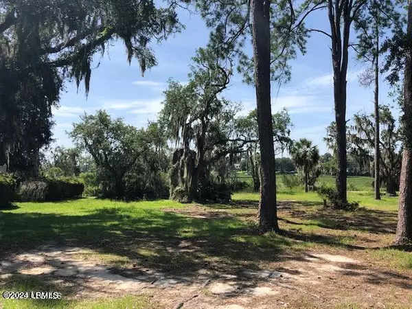 Beaufort, SC 29902,85 Petigru DR Drive