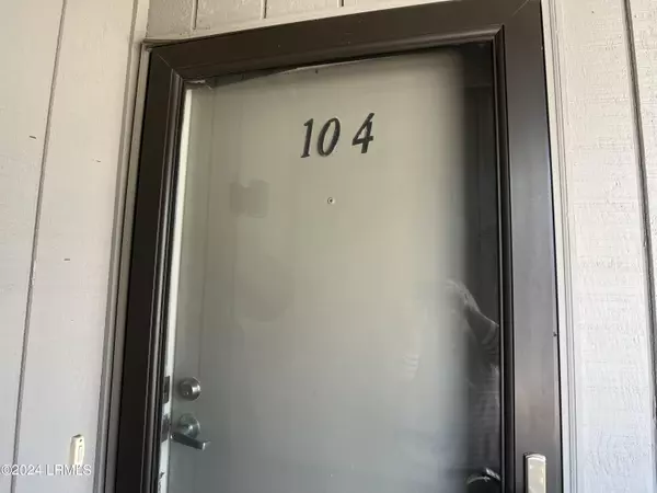 St. Helena Island, SC 29920,4 Harbor DR Drive