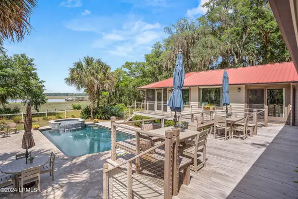 25 Creekside LN Lane, St. Helena Island, SC 29920