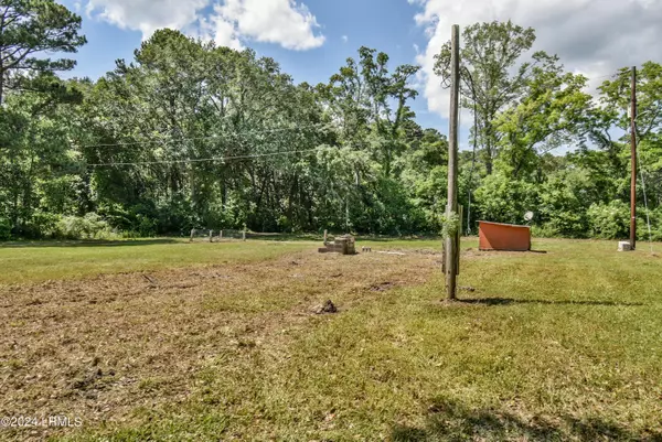 Seabrook, SC 29940,142 Middlefield CIR Circle