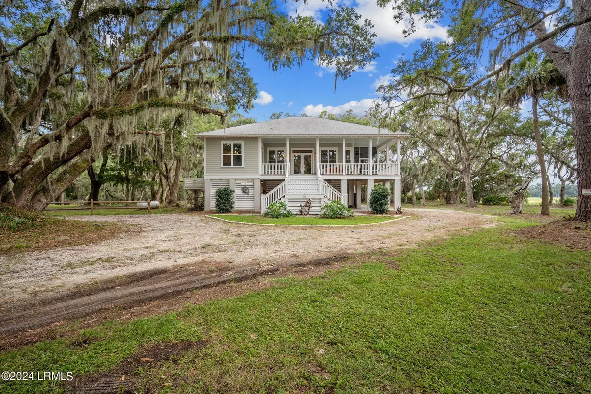 St. Helena Island, SC 29920,51 W Cedar RD Road