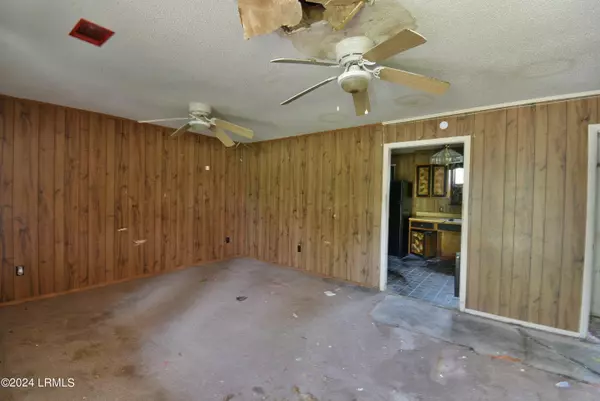 Estill, SC 29918,155 Bowers ST Street