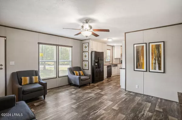 Cottageville, SC 29435,222 Belfast ST Street