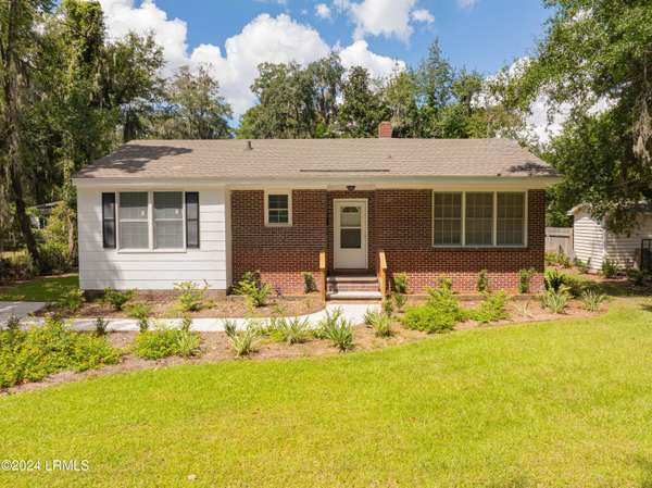 2002 Roper ST Street, Beaufort, SC 29902