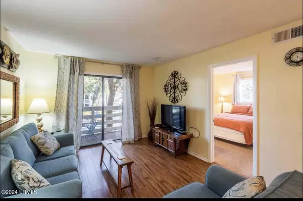 Hilton Head Island, SC 29928,45 Folly Field RD Road