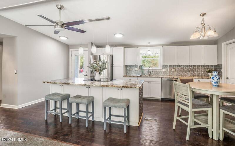 St. Helena Island, SC 29920,1866 Sea Island Pkwy Parkway