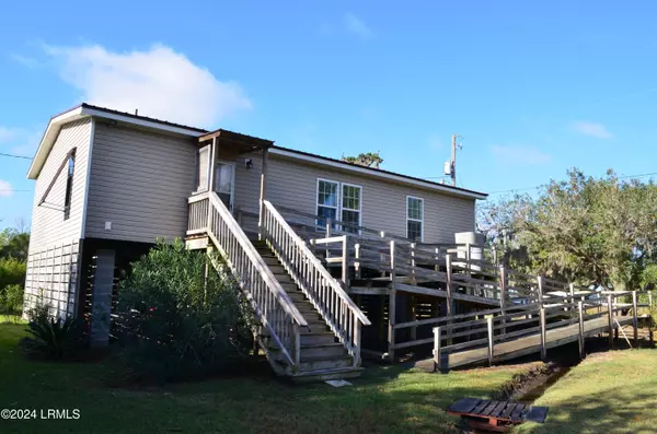 St. Helena Island, SC 29920,32 Gazebo RD Road