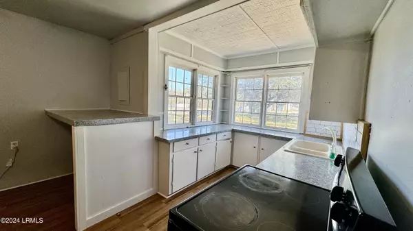 Estill, SC 29918,375 Johnston AVE Avenue