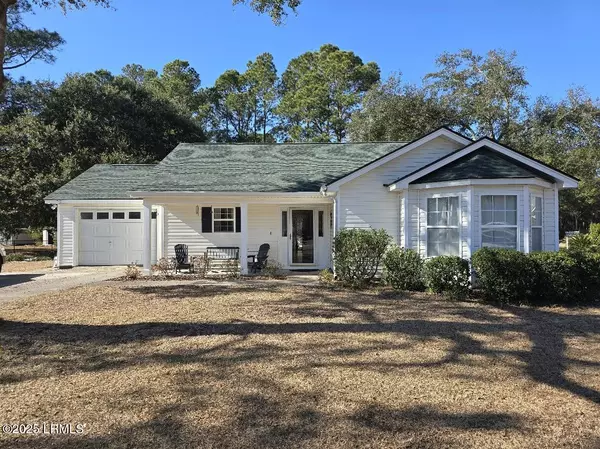 5 Shiney Leaf CT Court, Beaufort, SC 29907