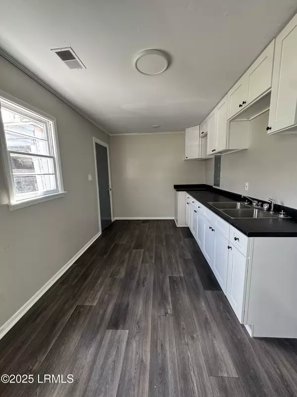 Barnwell, SC 29812,170 Mcdonald DR Drive
