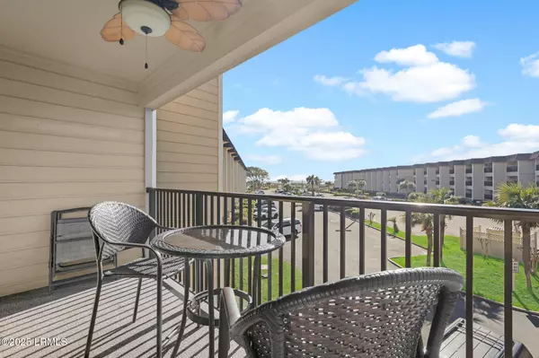 Hilton Head Island, SC 29928,40 Folly Field RD Road