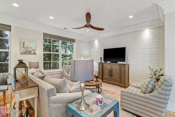 Bluffton, SC 29910,13 Lawrence ST Street