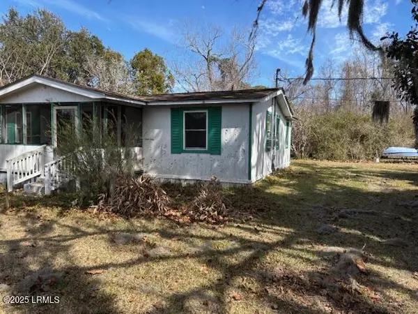 St. Helena Island, SC 29920,115 Peaches Hill CIR Circle