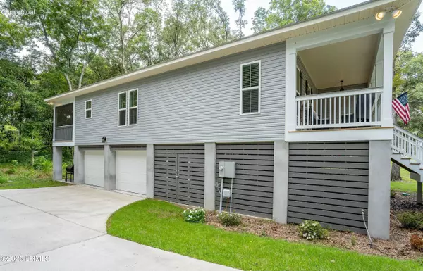 St. Helena Island, SC 29920,3 Stripland WAY Way