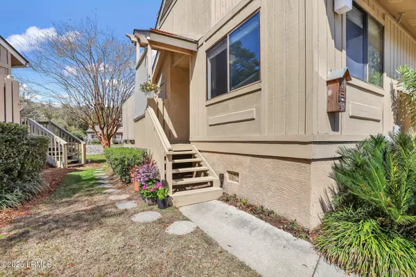 Hilton Head Island, SC 29926,5 Gumtree RD Road