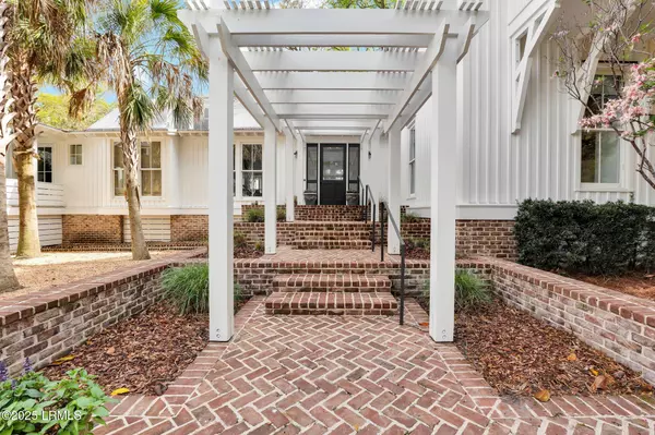 Beaufort, SC 29907,390 Distant Island DR Drive