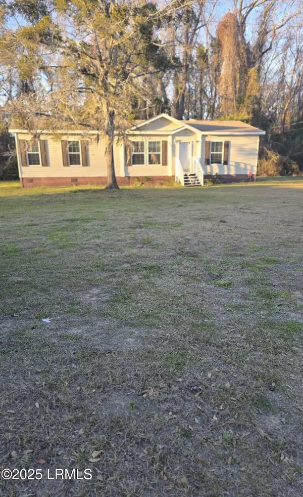 St. Helena Island, SC 29920,884 Seaside RD Road