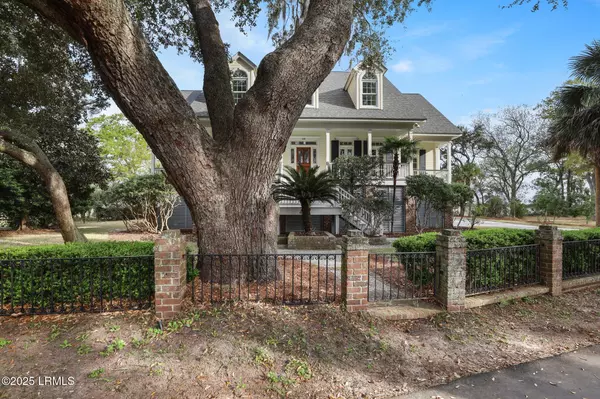 St. Helena Island, SC 29920,381 Fripp Point RD Road
