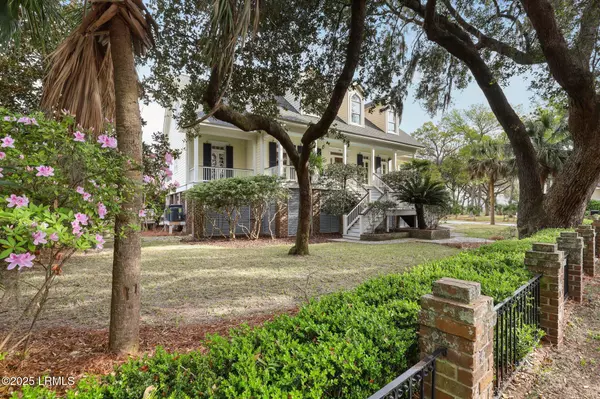 St. Helena Island, SC 29920,381 Fripp Point RD Road