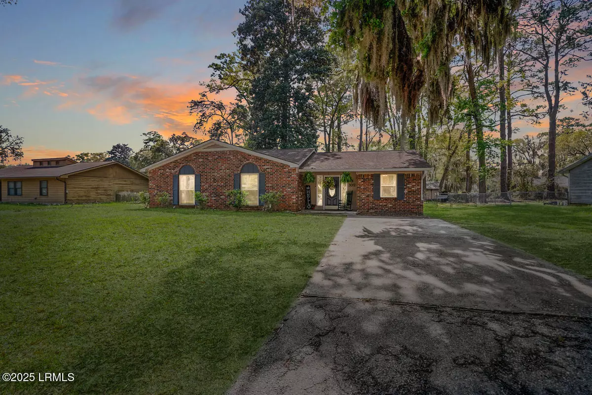 Beaufort, SC 29906,3012 Magnolia ST Street