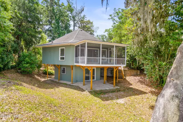 Beaufort, SC 29902,1203 Laudonniere ST Street