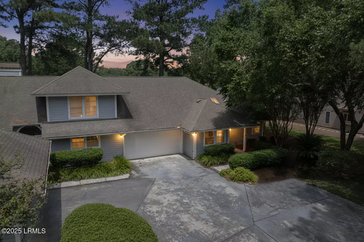 St. Helena Island, SC 29920,732 N Reeve RD Road